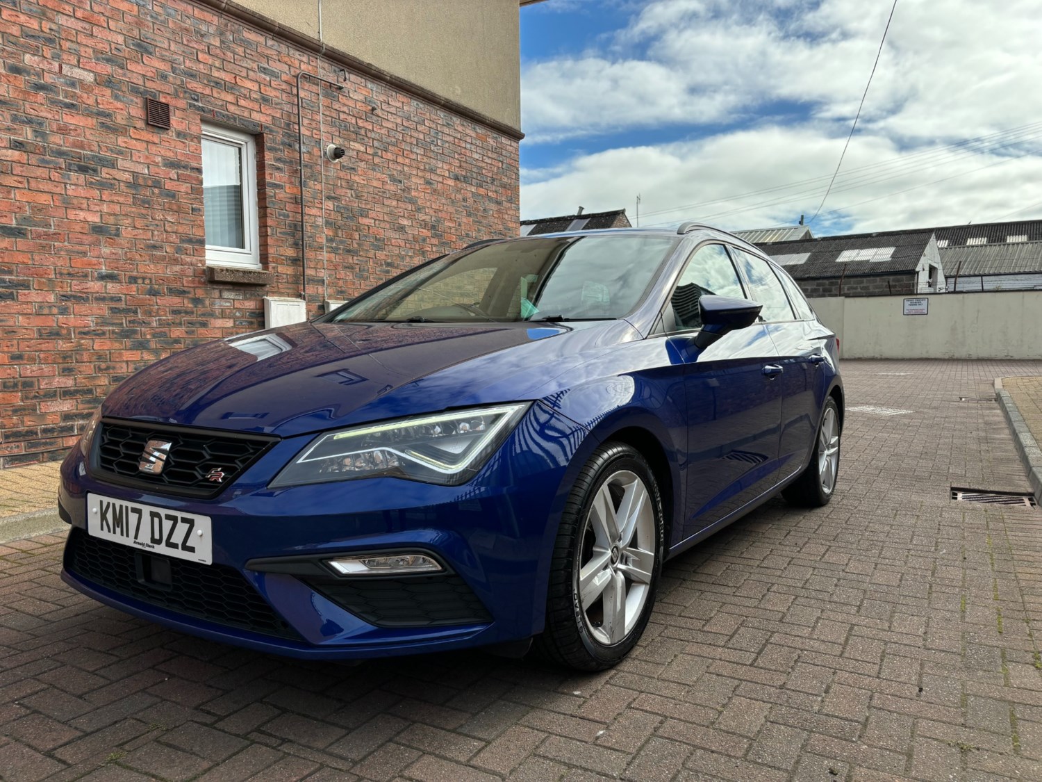 SEAT Leon Listing Image