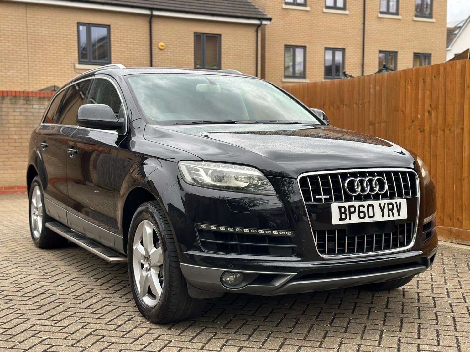 Audi Q7 Listing Image