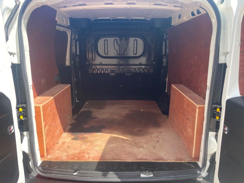 Vauxhall Combo Listing Image