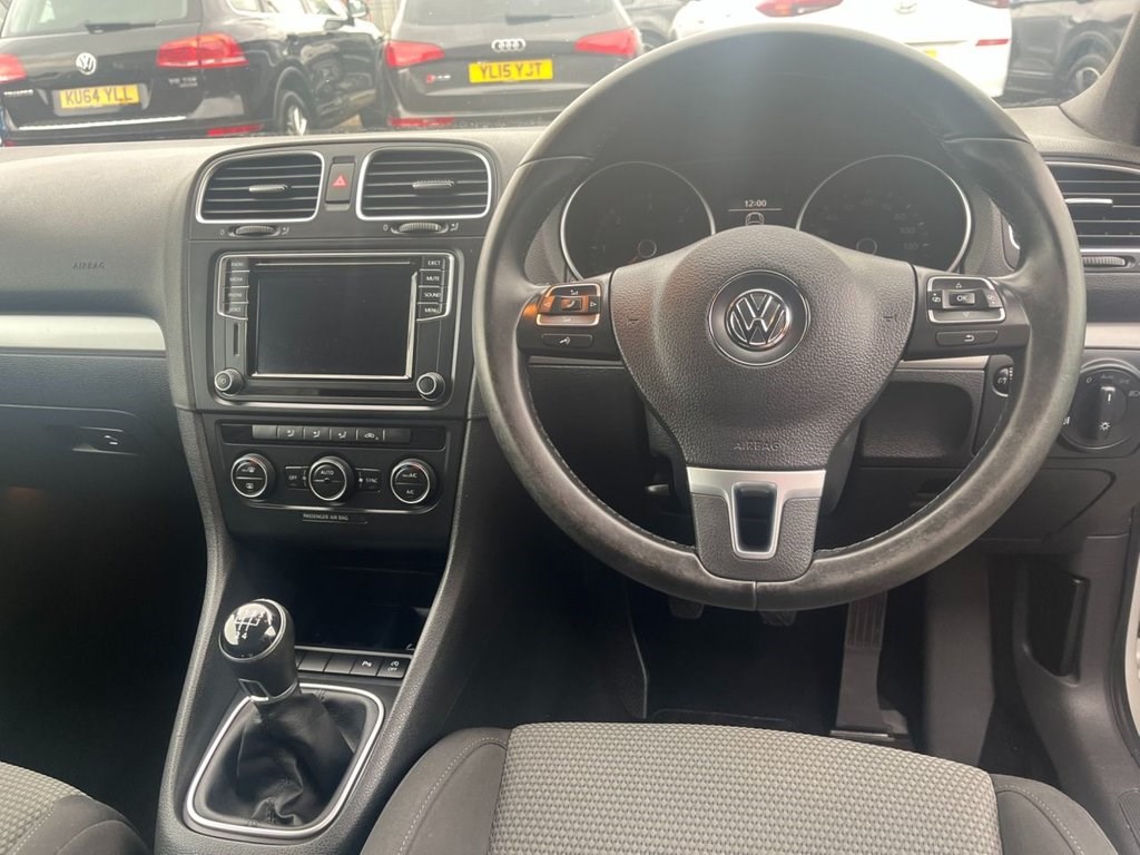 Volkswagen Golf Listing Image