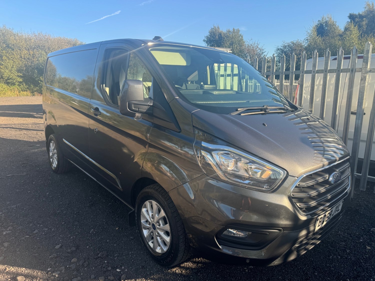 Ford Transit Custom Listing Image