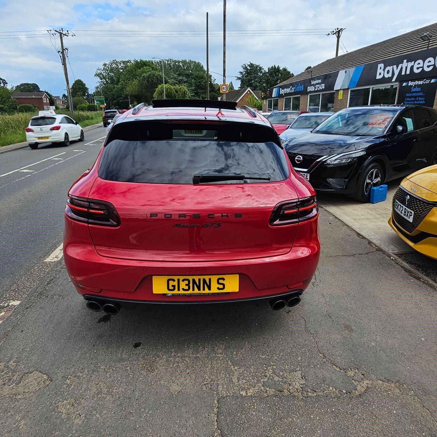 Porsche Macan Listing Image