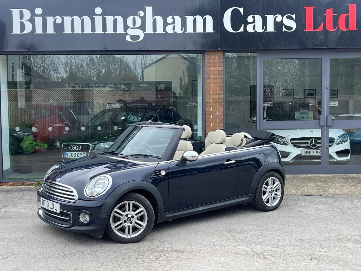 MINI Convertible Listing Image