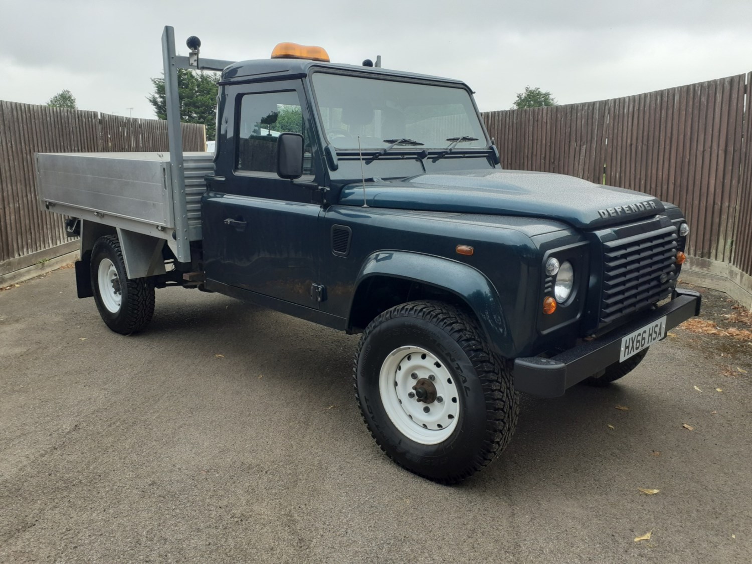 Land Rover Defender Listing Image