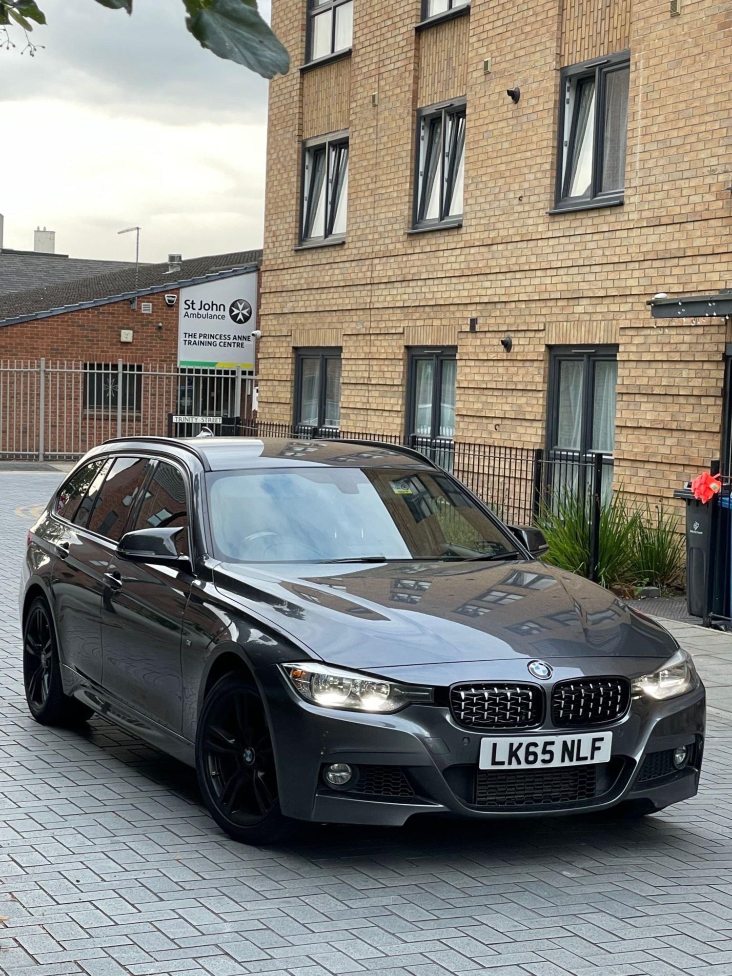 BMW 3 Series Listing Image