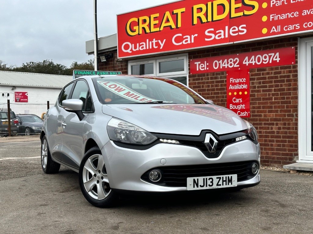 Renault Clio Listing Image