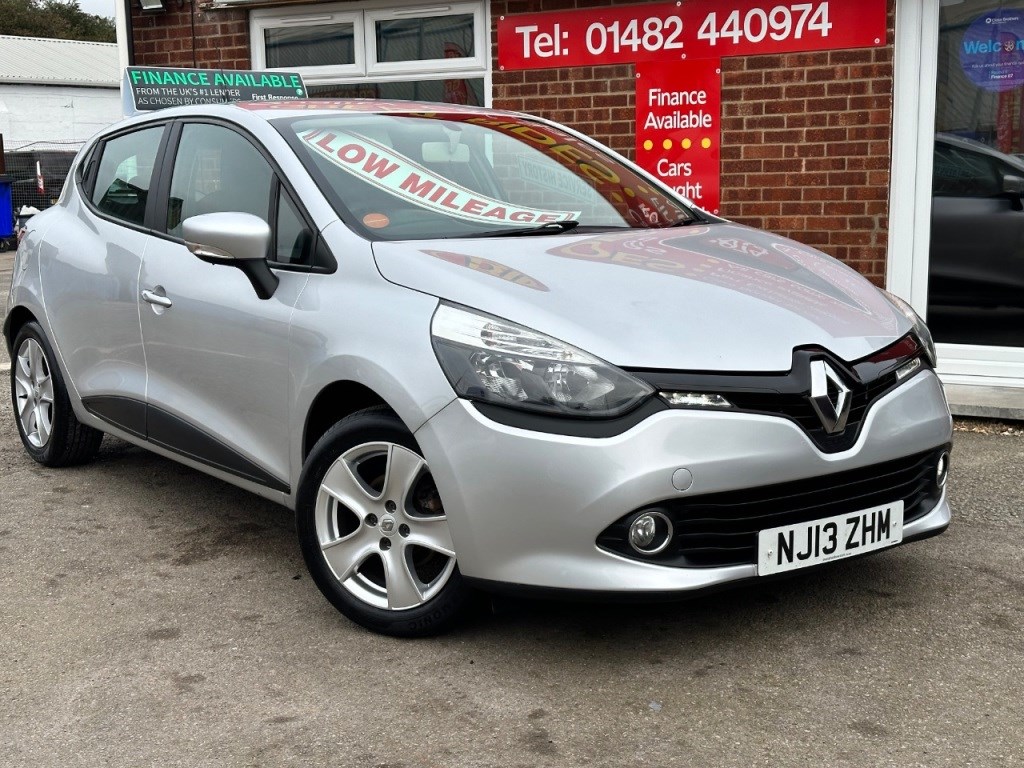 Renault Clio Listing Image