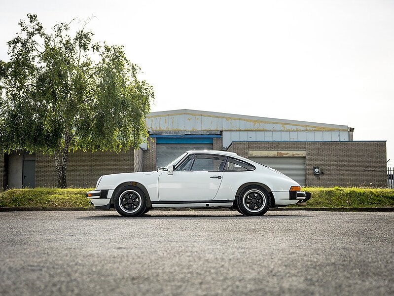 Porsche 911 Listing Image