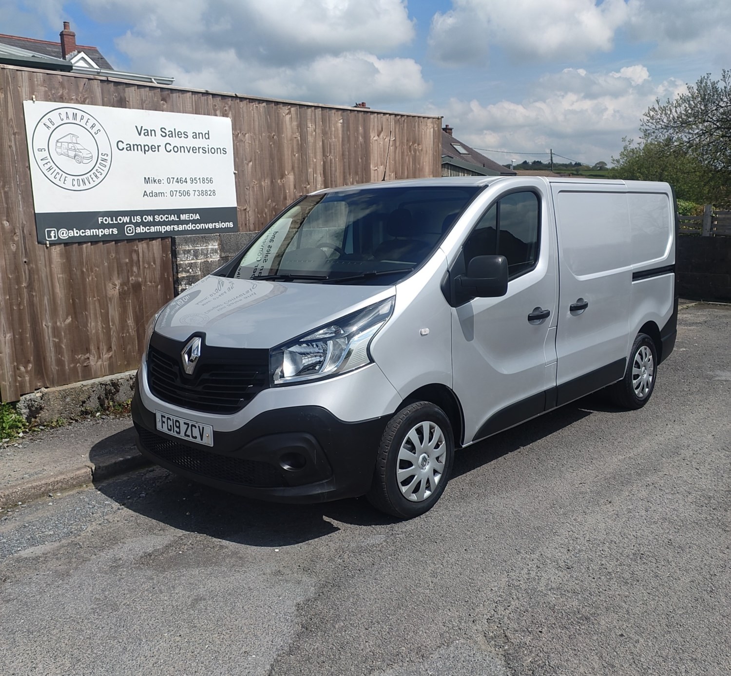 Renault Trafic Listing Image