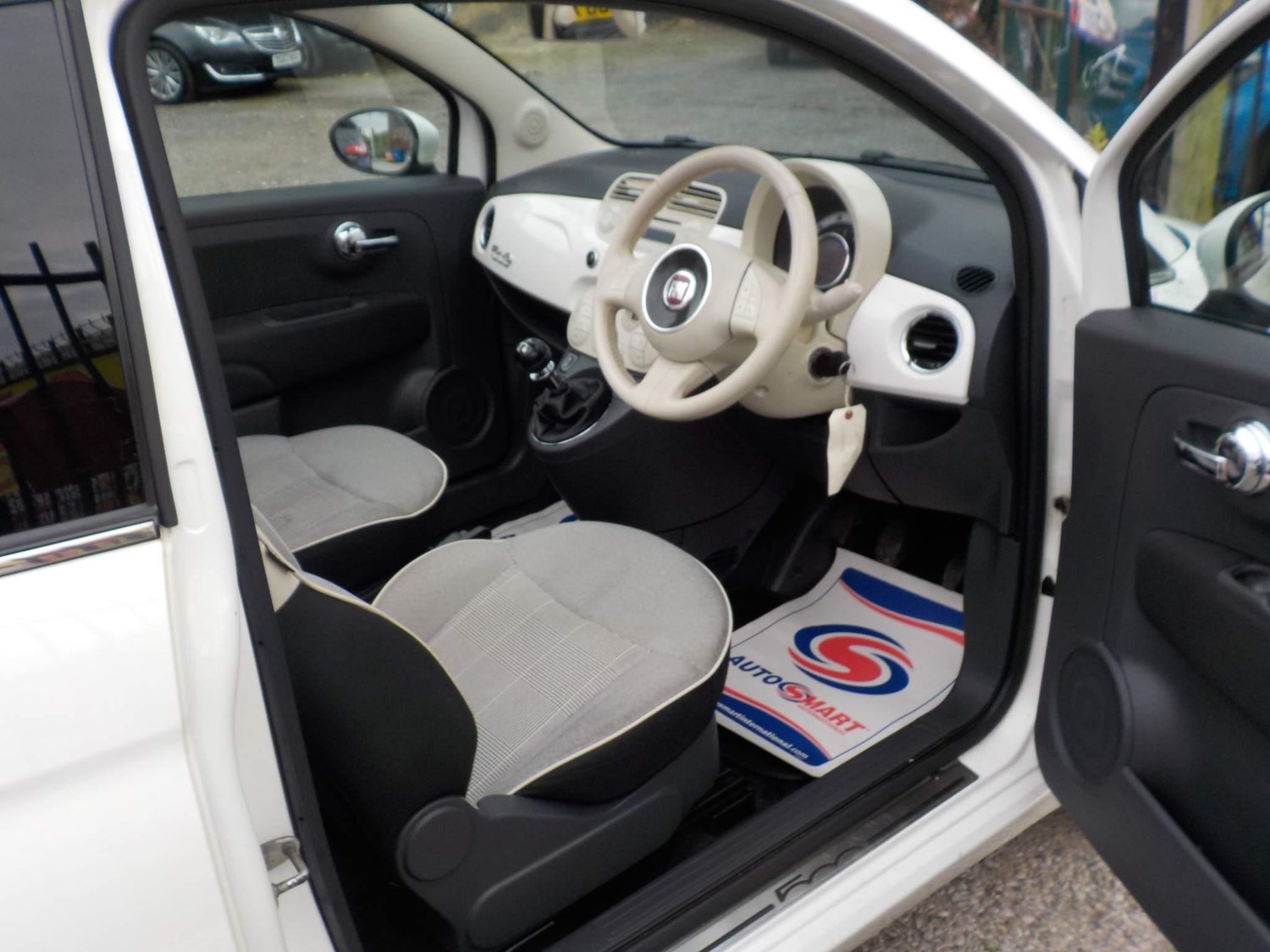 Fiat 500C Listing Image