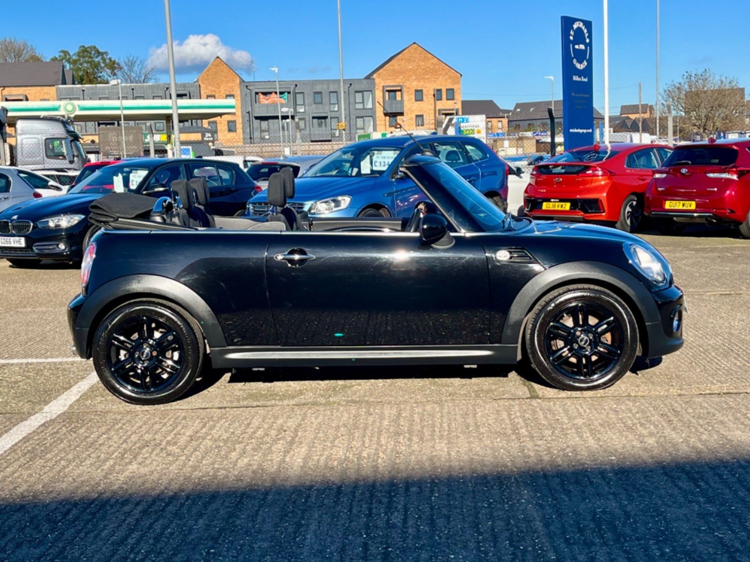 MINI Convertible Listing Image