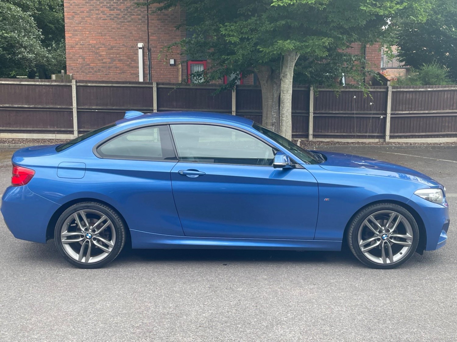 BMW 2 Series Listing Image