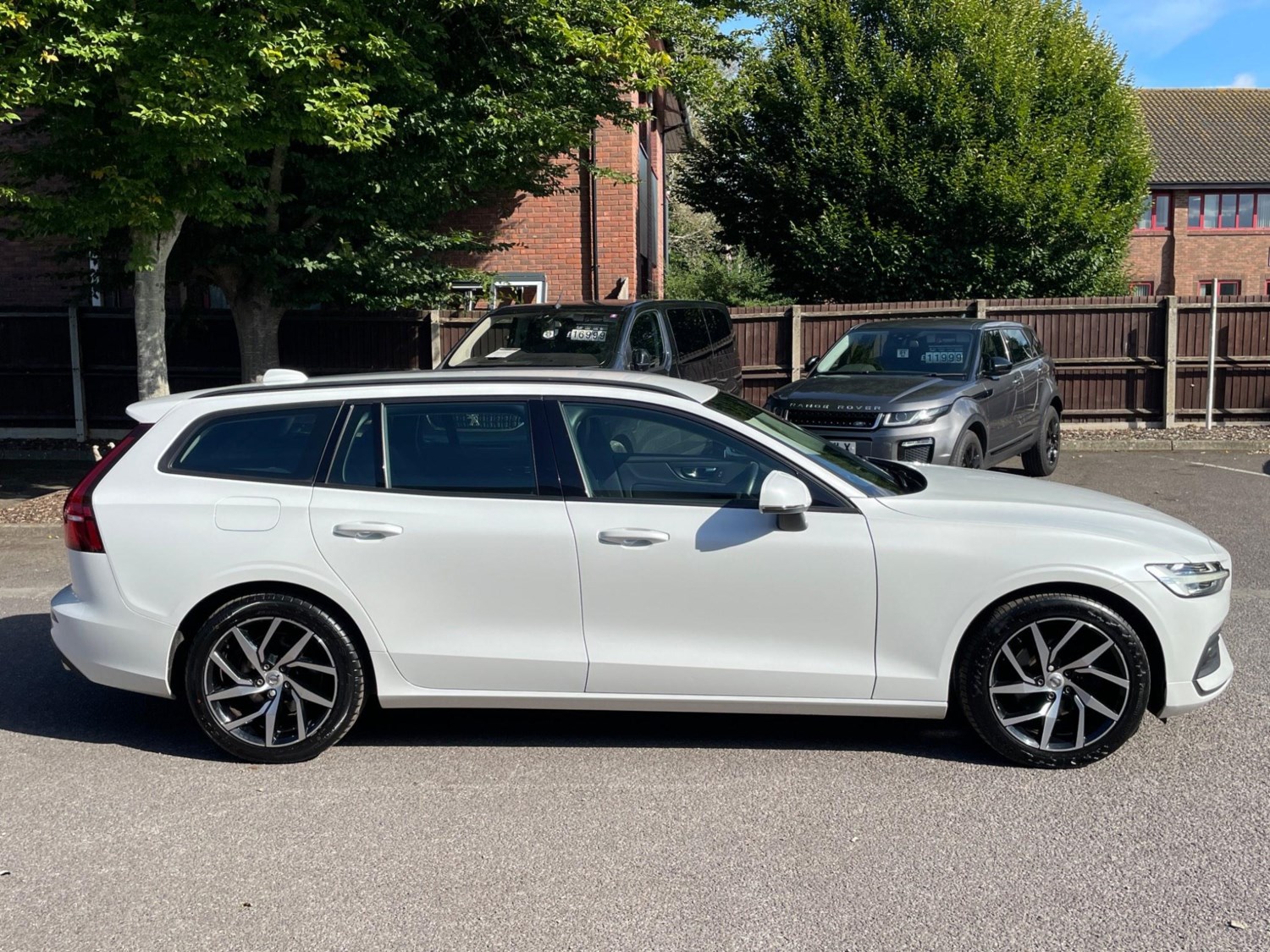 Volvo V60 Listing Image