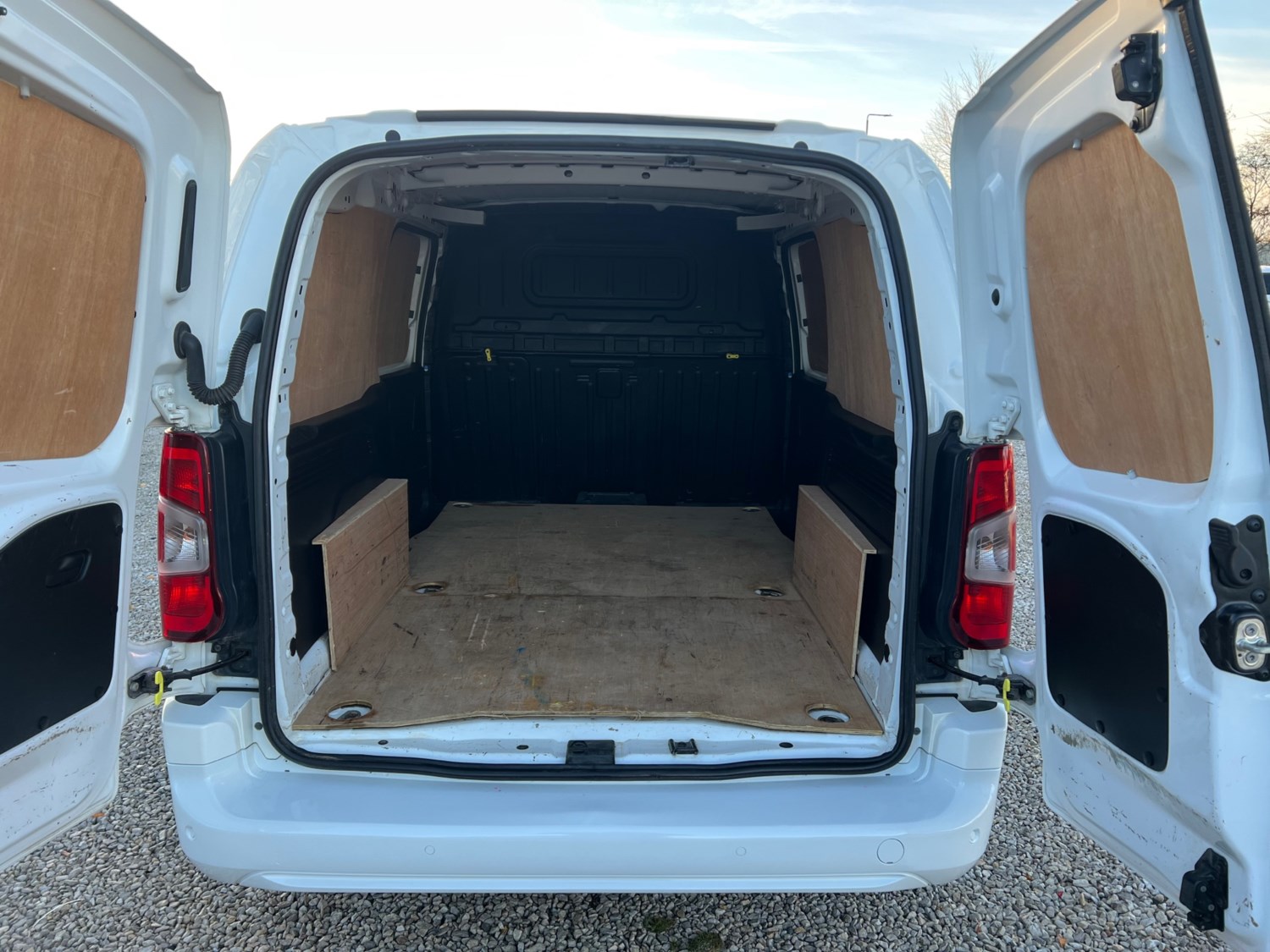 Vauxhall Combo Listing Image