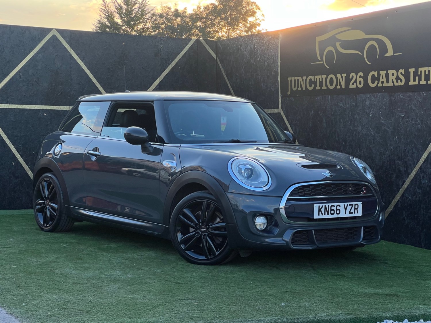 MINI Hatch Listing Image