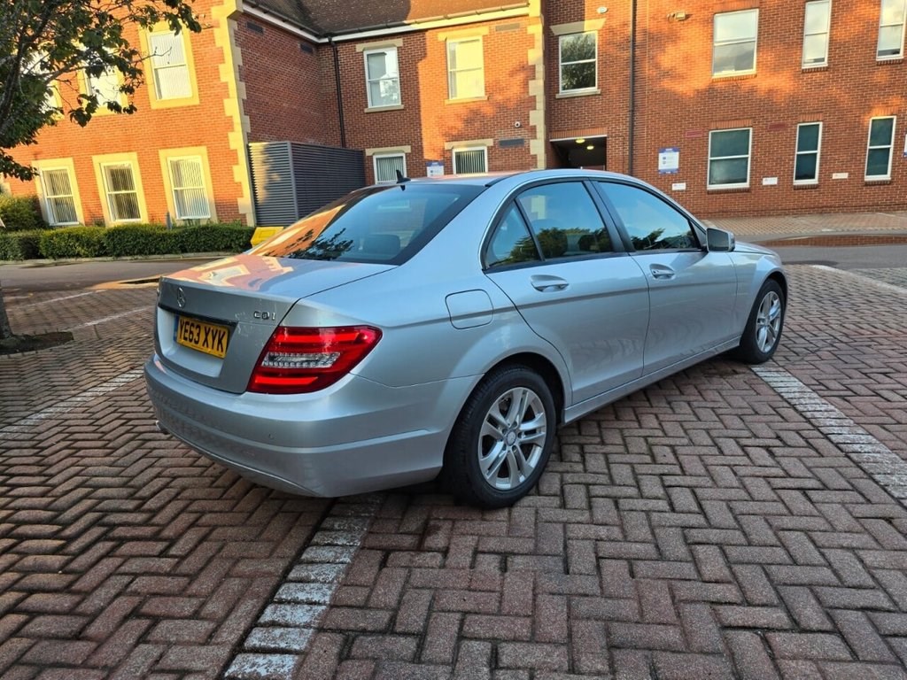 Mercedes-Benz C-Class Listing Image