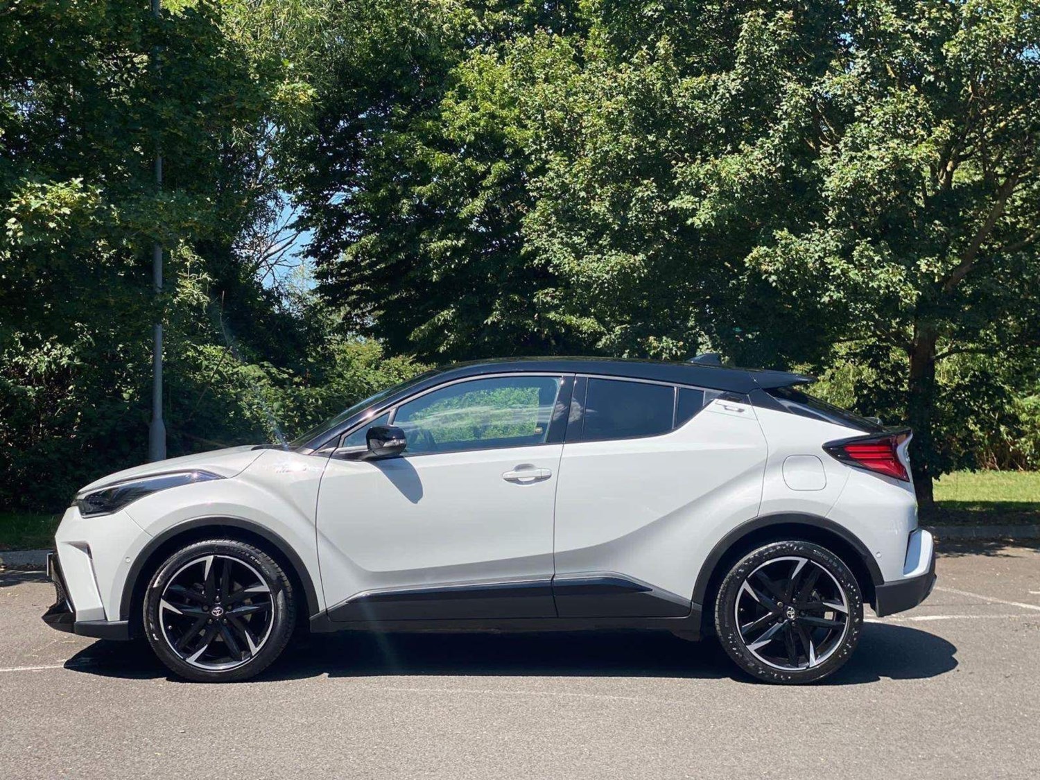 Toyota C-HR Listing Image