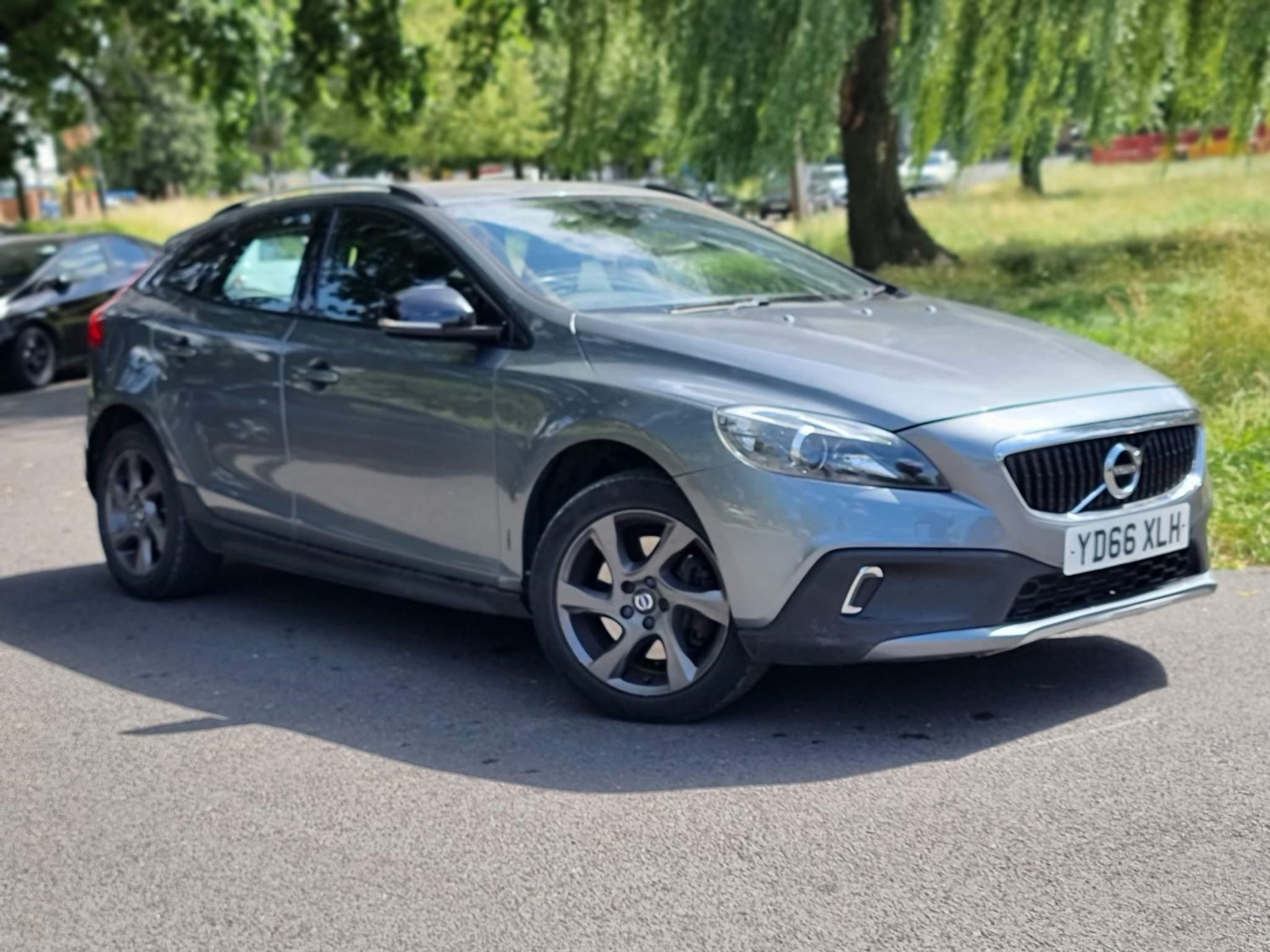 Volvo V40 Cross Country Listing Image