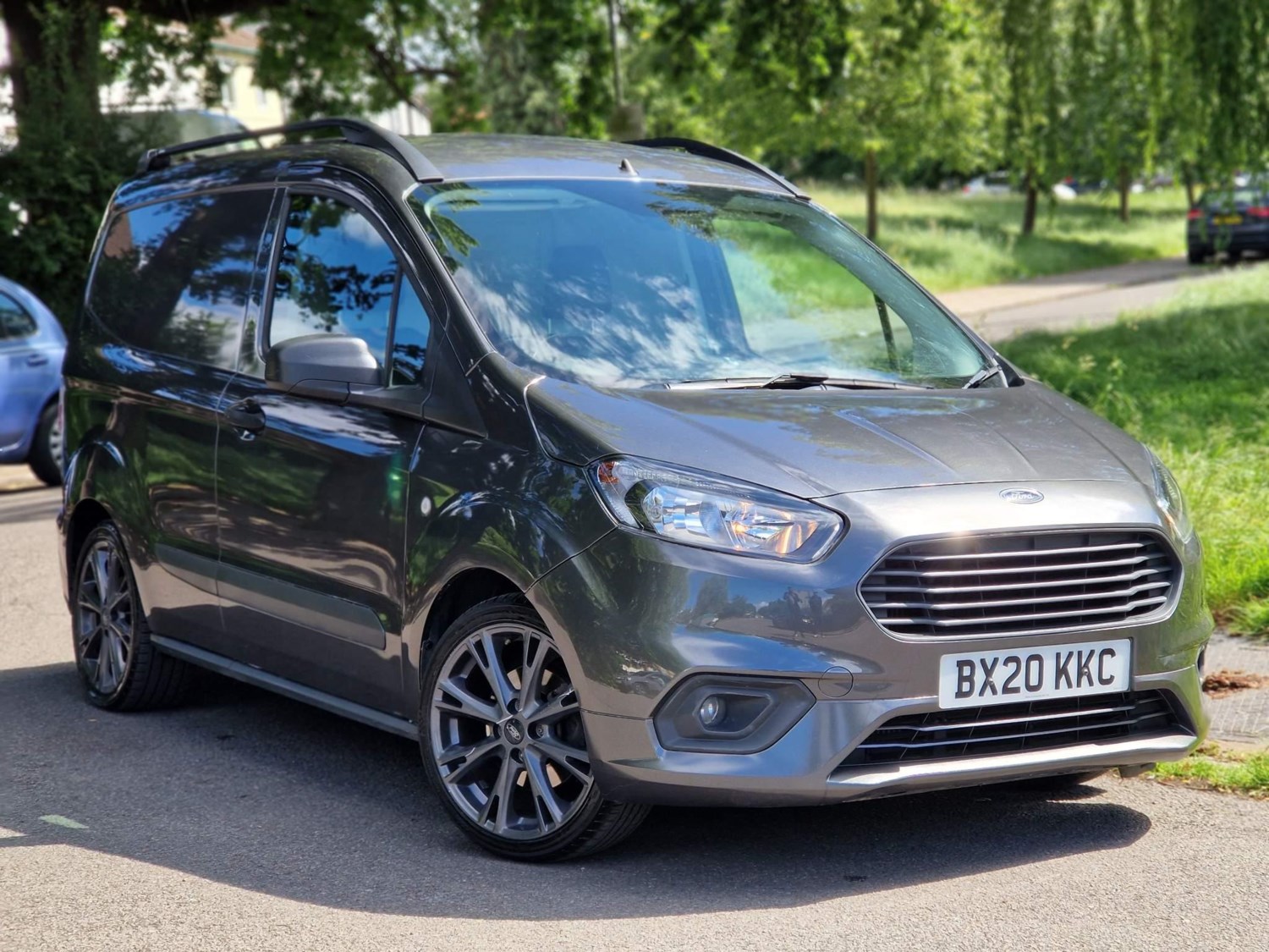 Ford Transit Courier Listing Image