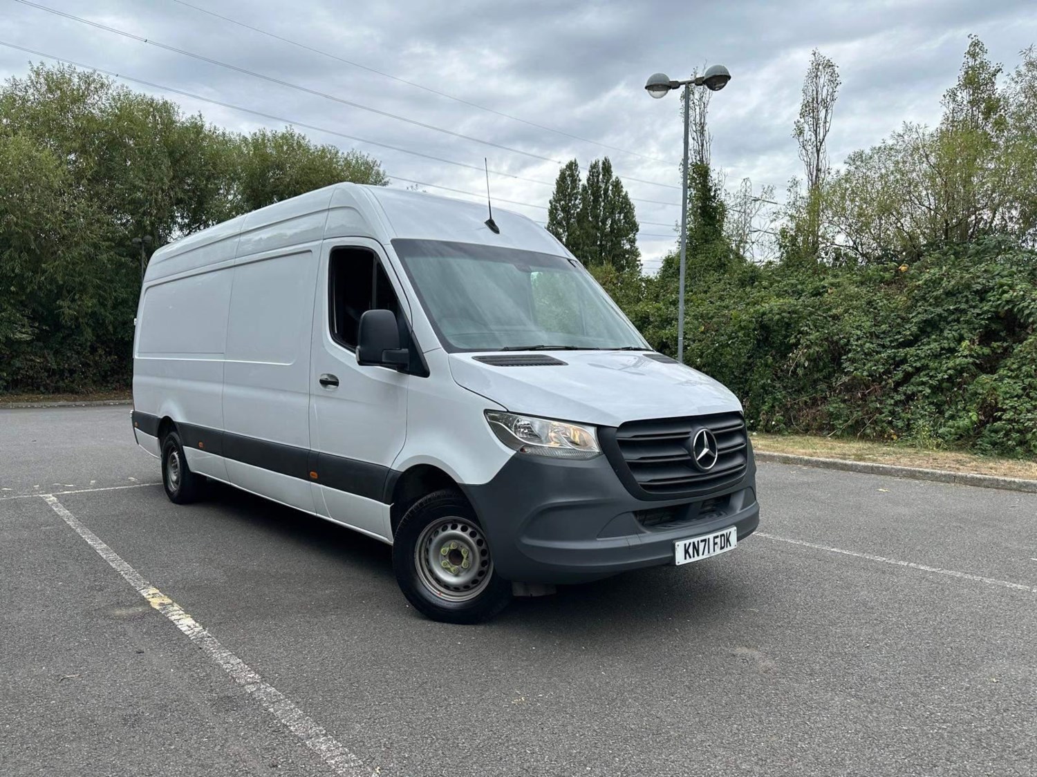 Mercedes-Benz Sprinter Listing Image