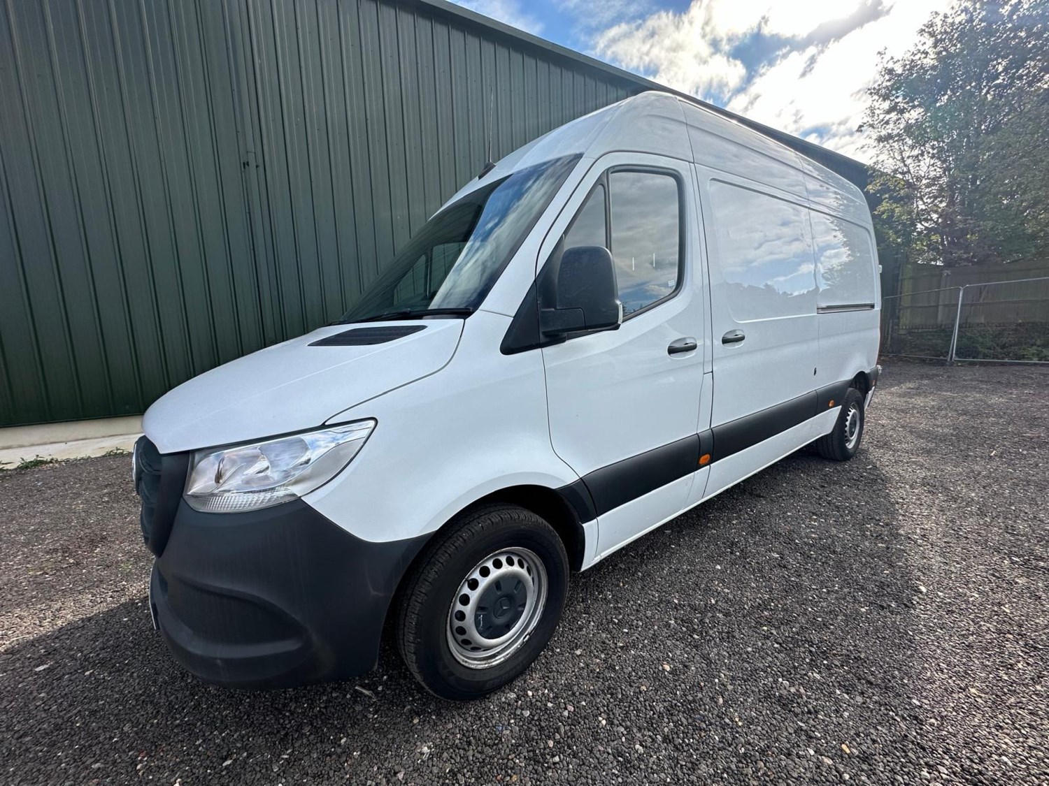 Mercedes-Benz Sprinter Listing Image