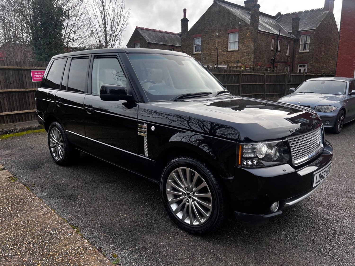 Land Rover Range Rover Listing Image