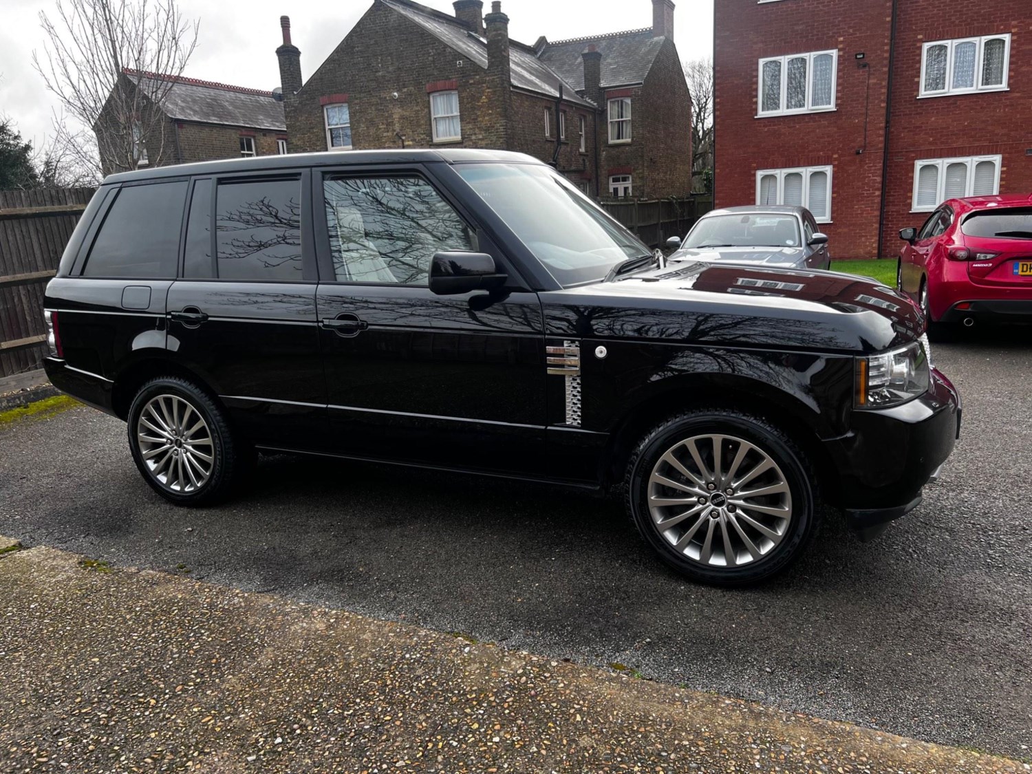 Land Rover Range Rover Listing Image