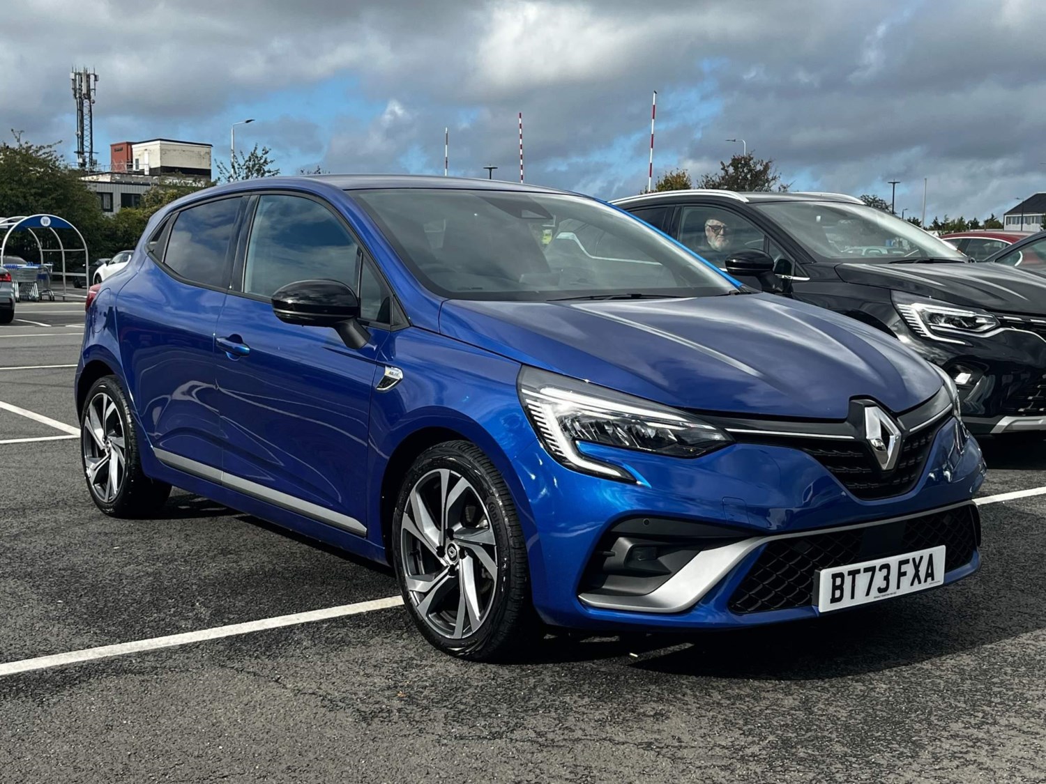 Renault Clio Listing Image