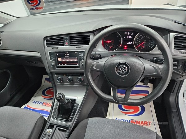 Volkswagen Golf Listing Image