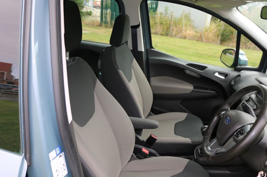 Ford Tourneo Courier Listing Image