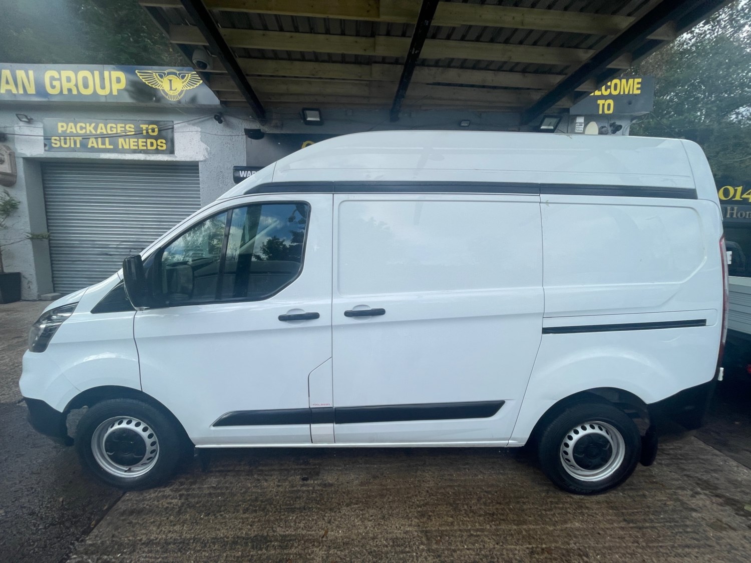 Ford Transit Custom Listing Image