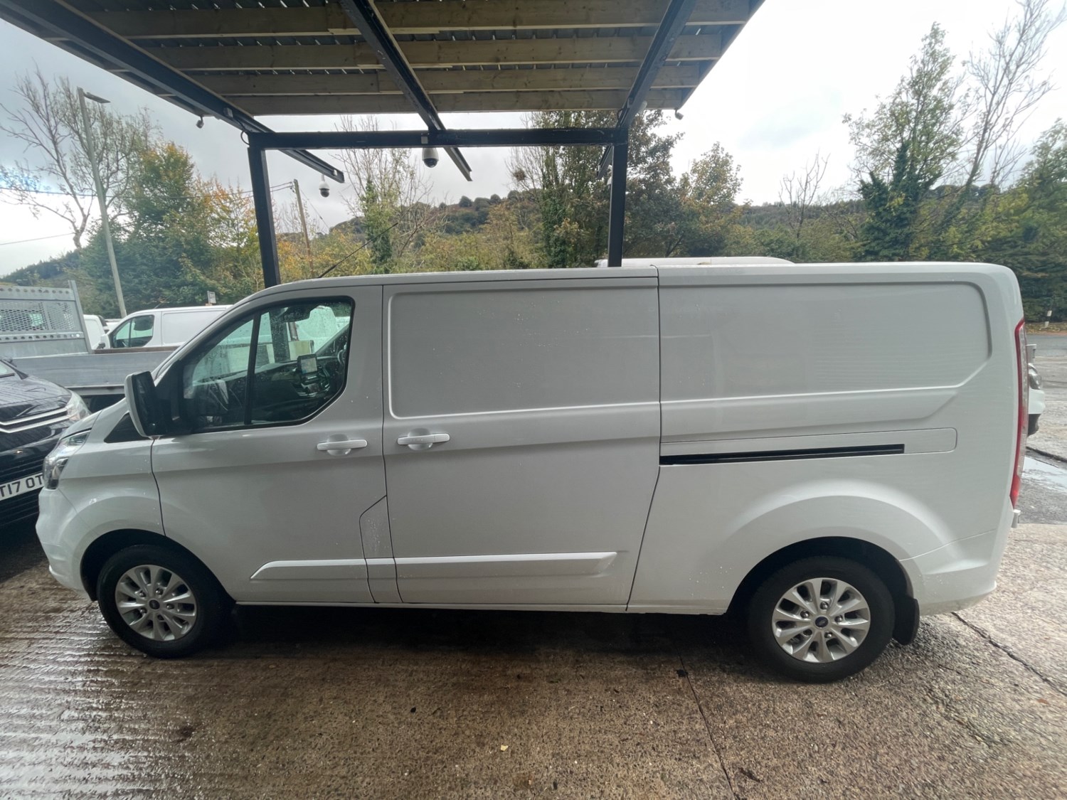 Ford Transit Custom Listing Image