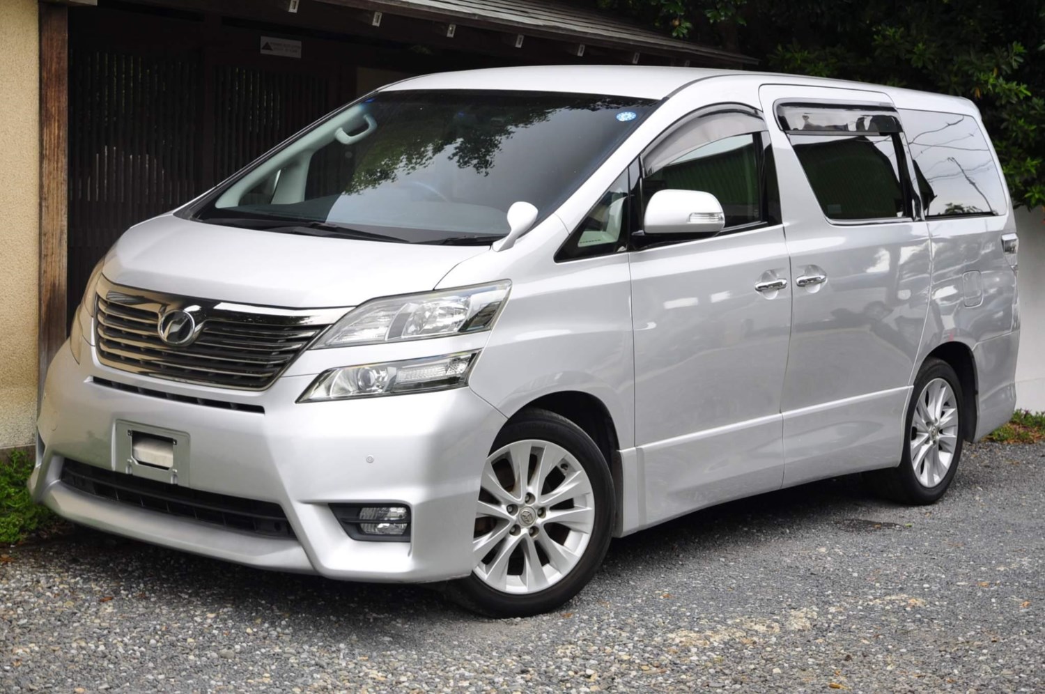 Toyota Vellfire Listing Image