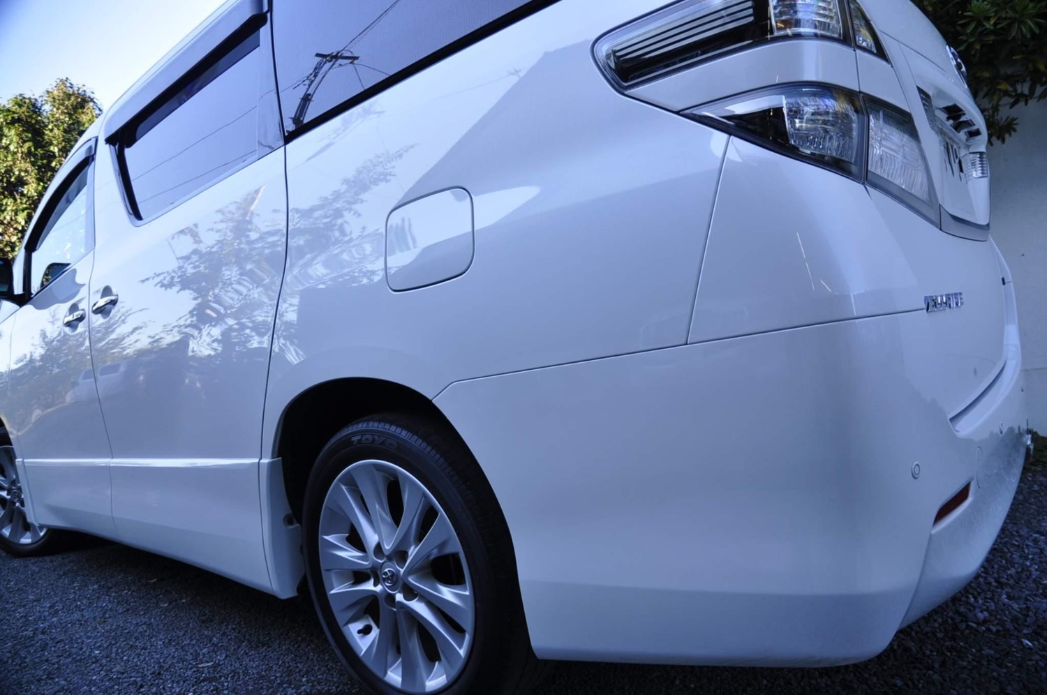 Toyota Vellfire Listing Image