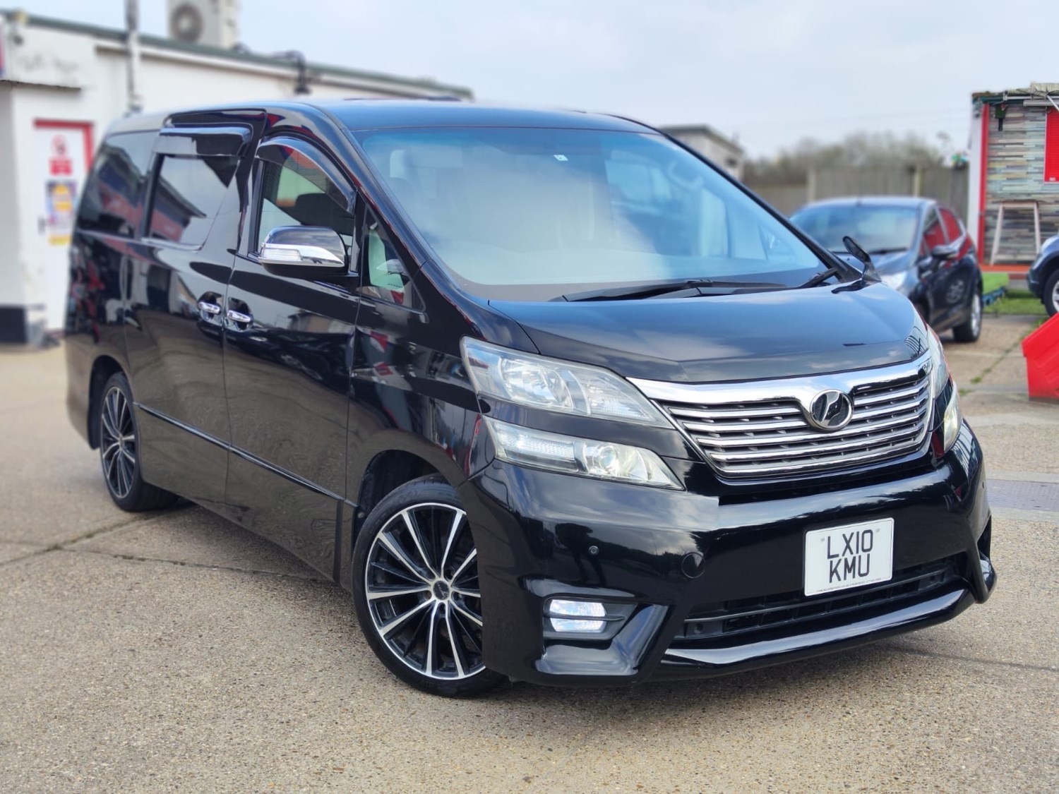 Toyota Vellfire Listing Image