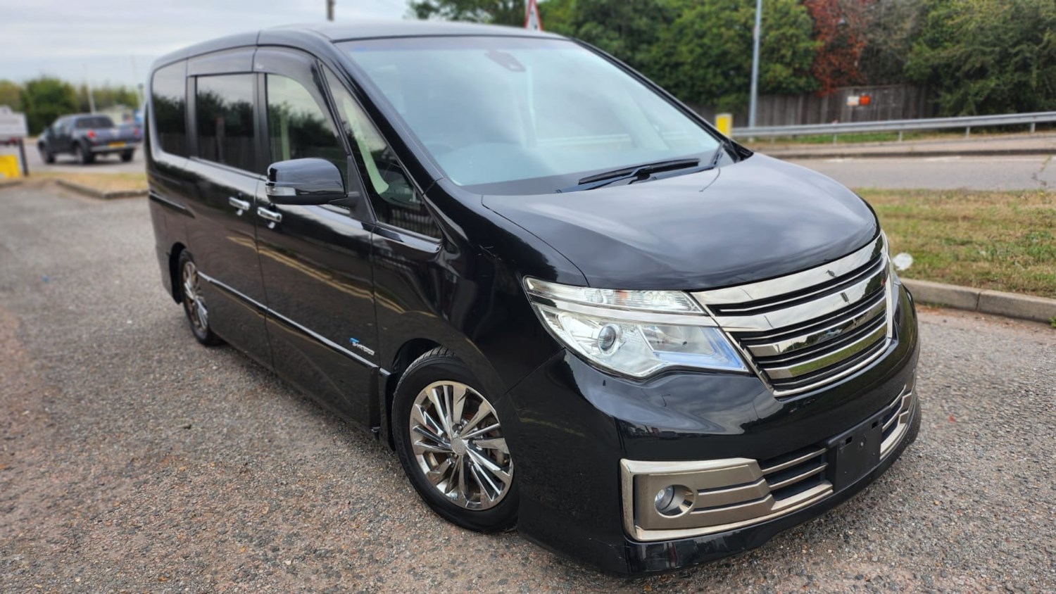 Nissan Serena Listing Image