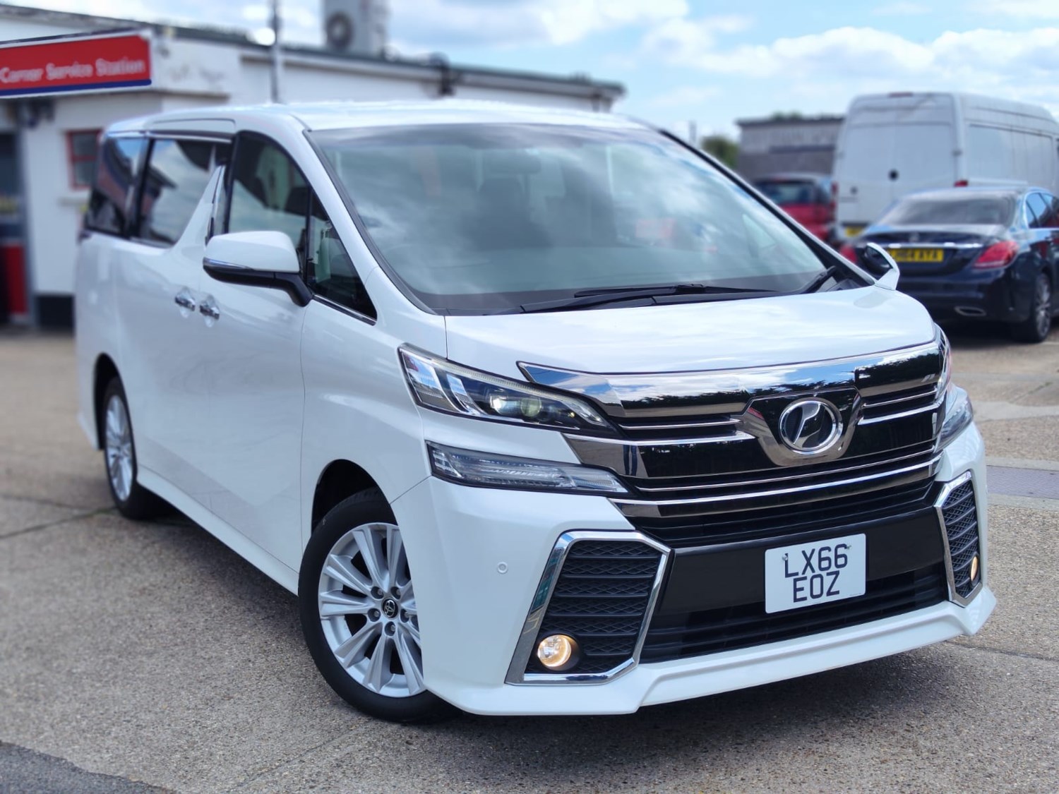 Toyota Vellfire Listing Image