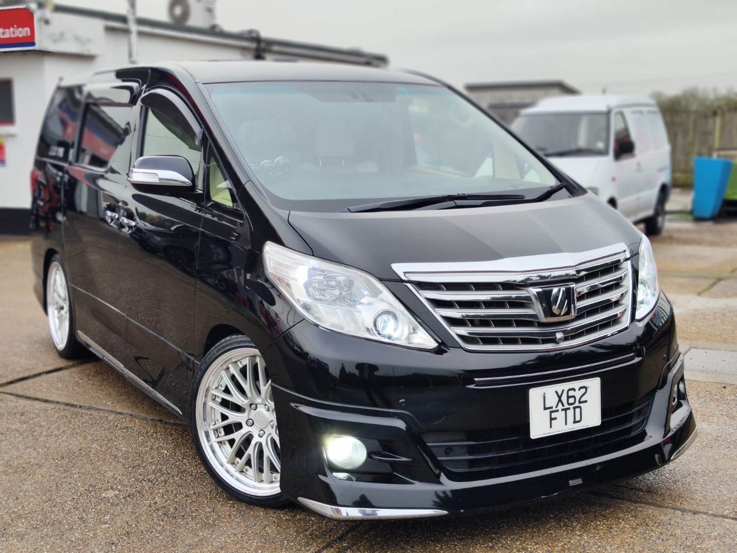 Toyota Alphard Listing Image