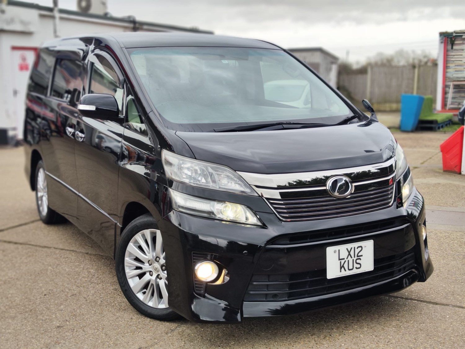 Toyota Vellfire Listing Image