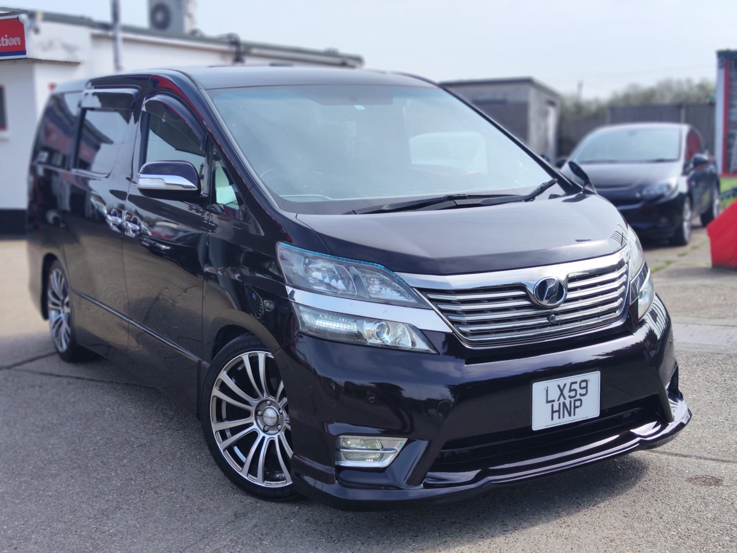 Toyota Vellfire Listing Image