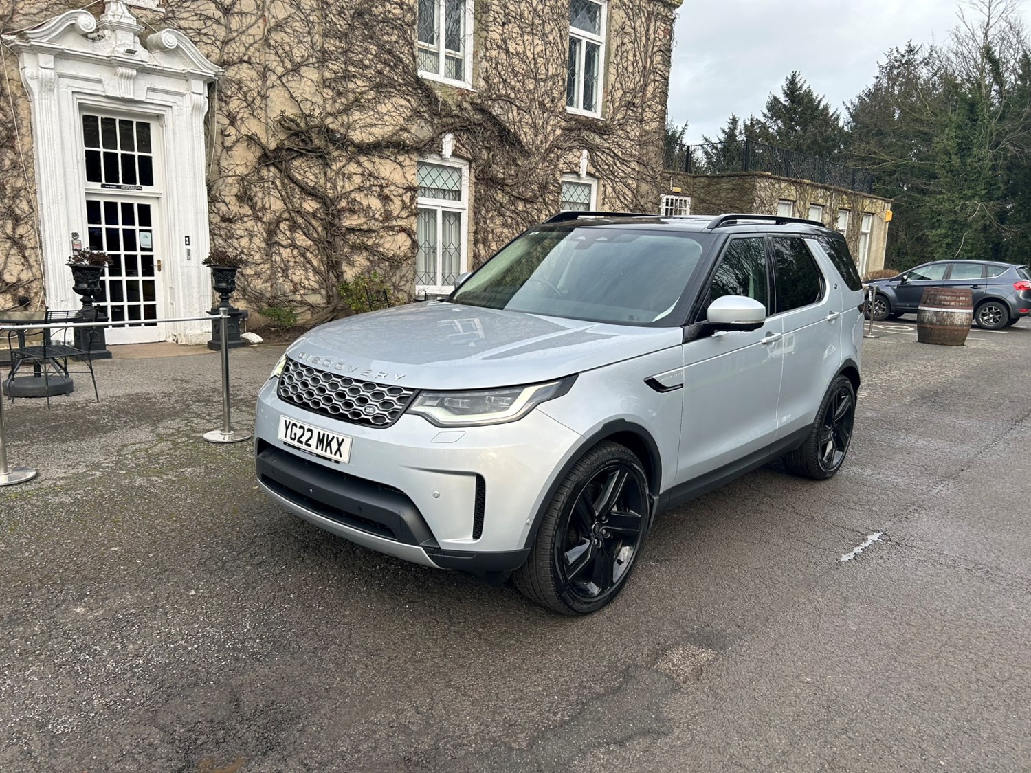 Land Rover Discovery Listing Image