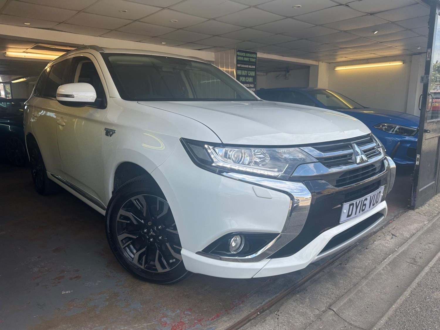 Mitsubishi Outlander Listing Image