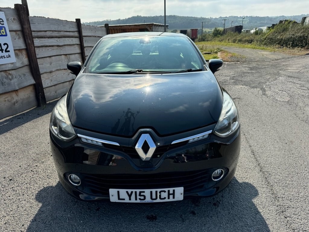 Renault Clio Listing Image