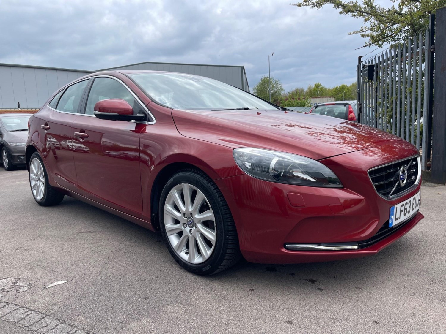 Volvo V40 Listing Image