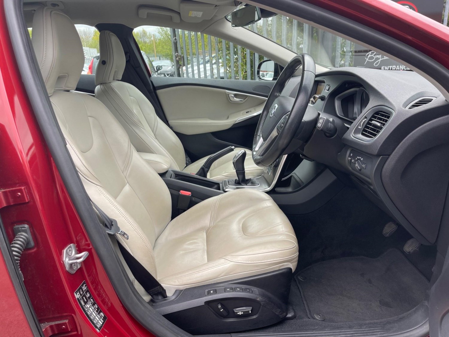 Volvo V40 Listing Image