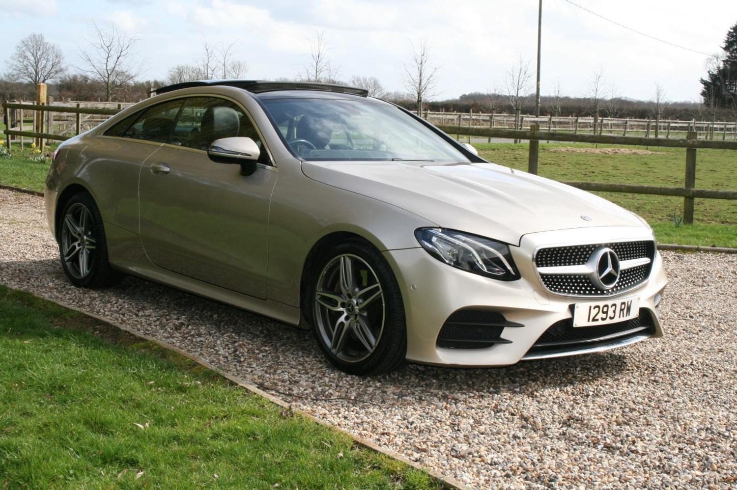 Mercedes-Benz E-Class Listing Image