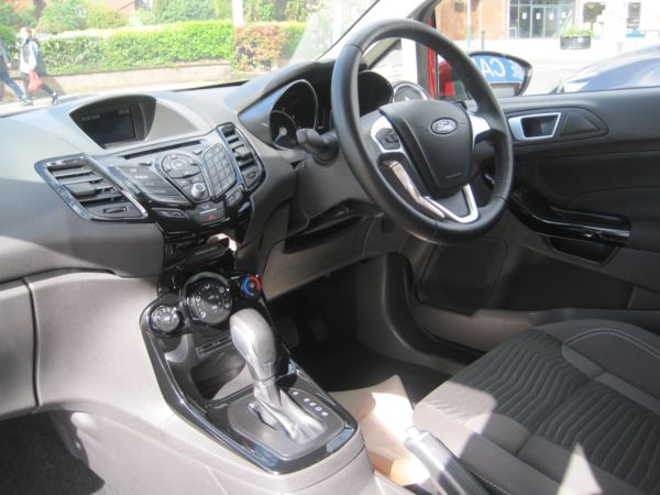 2016 (16) Ford Fiesta 1.0 EcoBoost Zetec 5dr automatic For Sale In Upminster, Essex