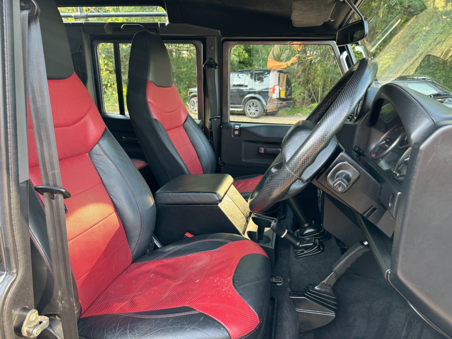 Land Rover Defender Listing Image