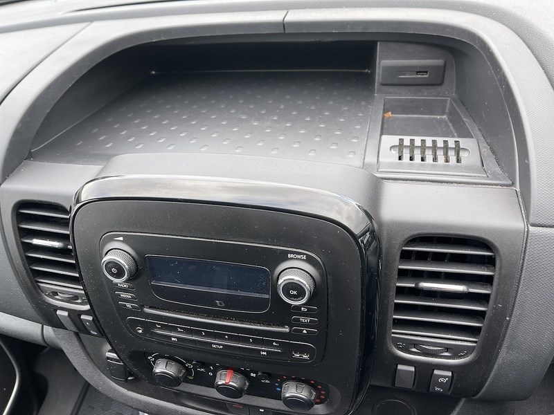 Vauxhall Vivaro Listing Image