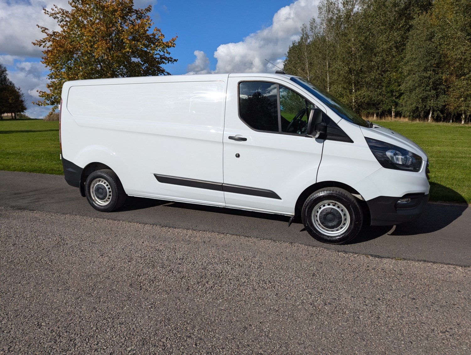 Ford Transit Custom Listing Image